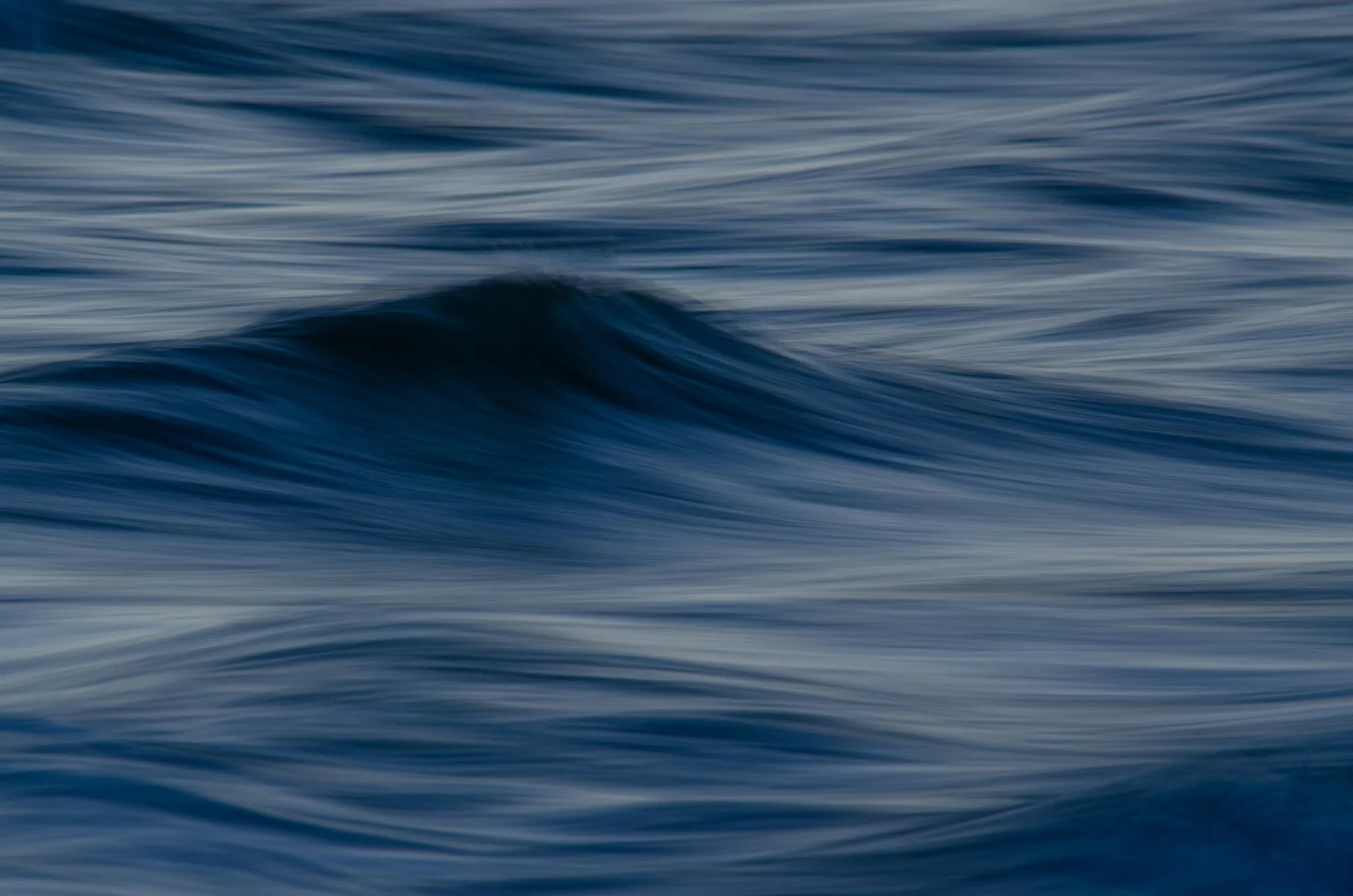 Deep blue North Atlantic waves